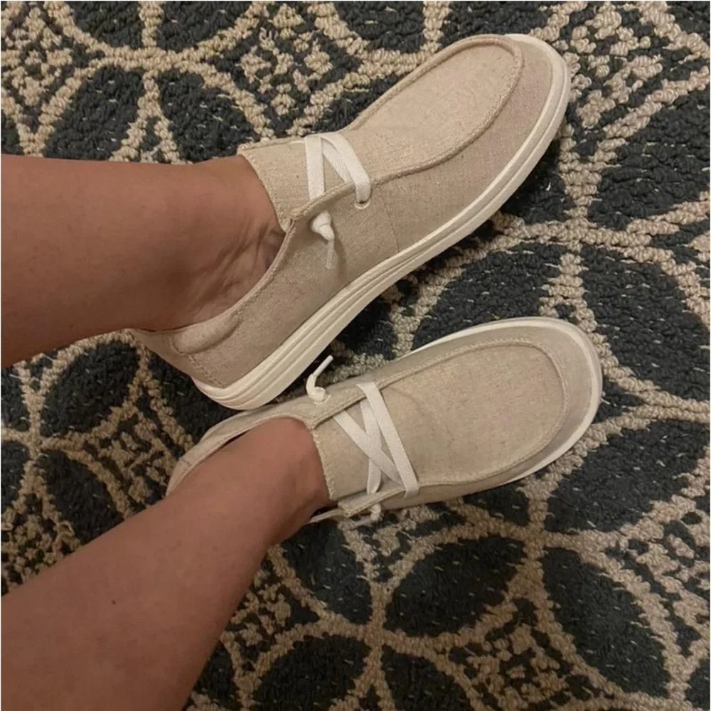 Mad Love Women's Lizzy Sneakers - Tan